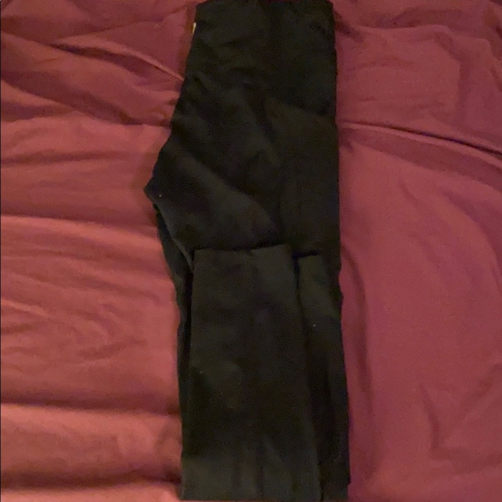 Black leggings with pocket